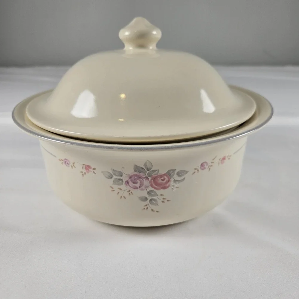 Pfaltzgraff Covered Casserole Dish Vintage Floral Oven &‎ Microwave Safe USA